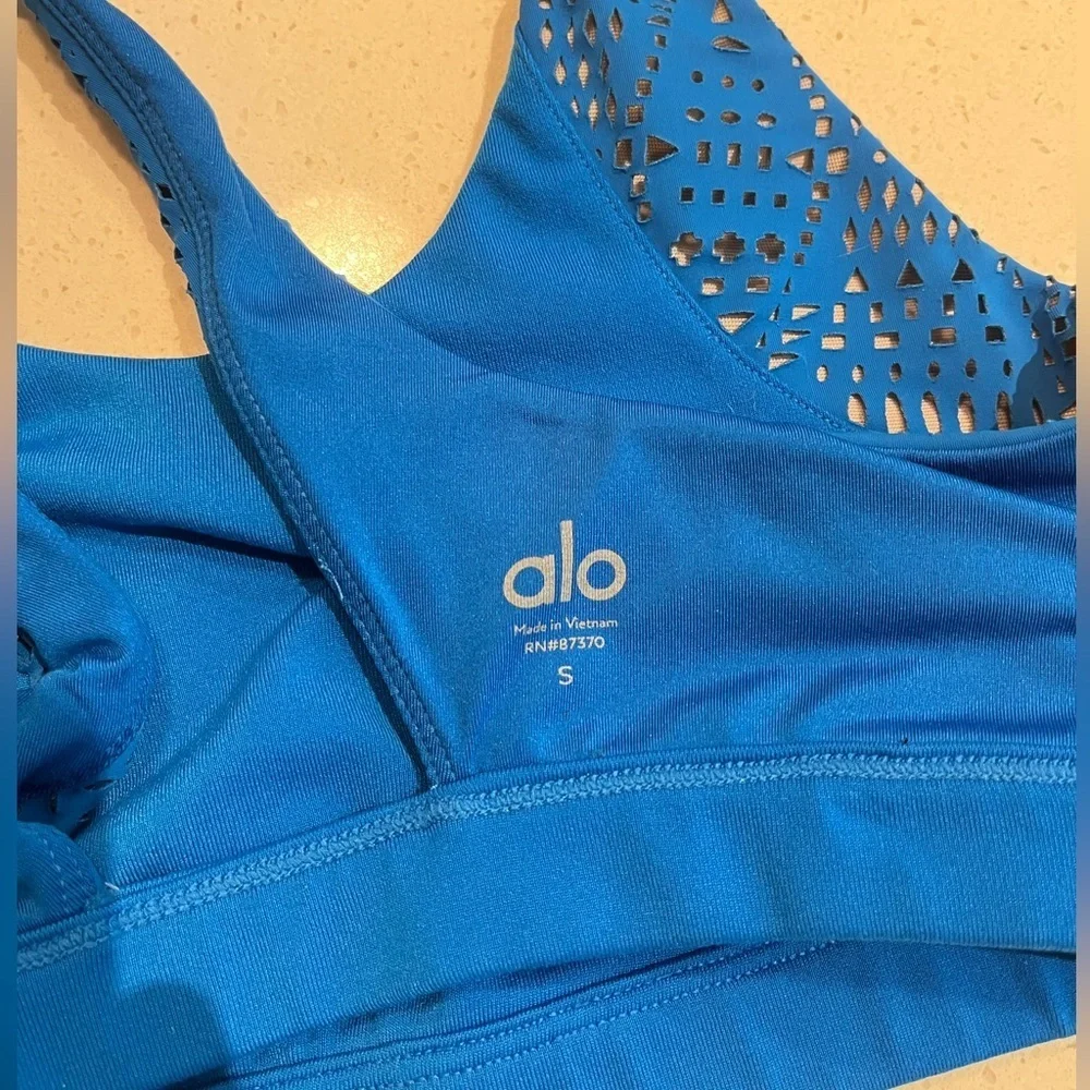 ALO Yoga | Patina Laser Cut Sports Bra in Blue Size Small